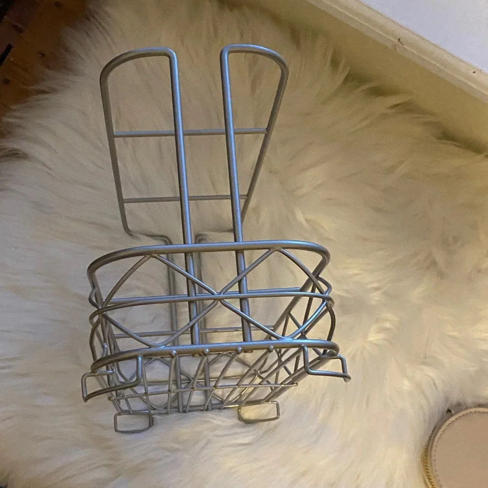 Silver Wire Bathroom Organizer